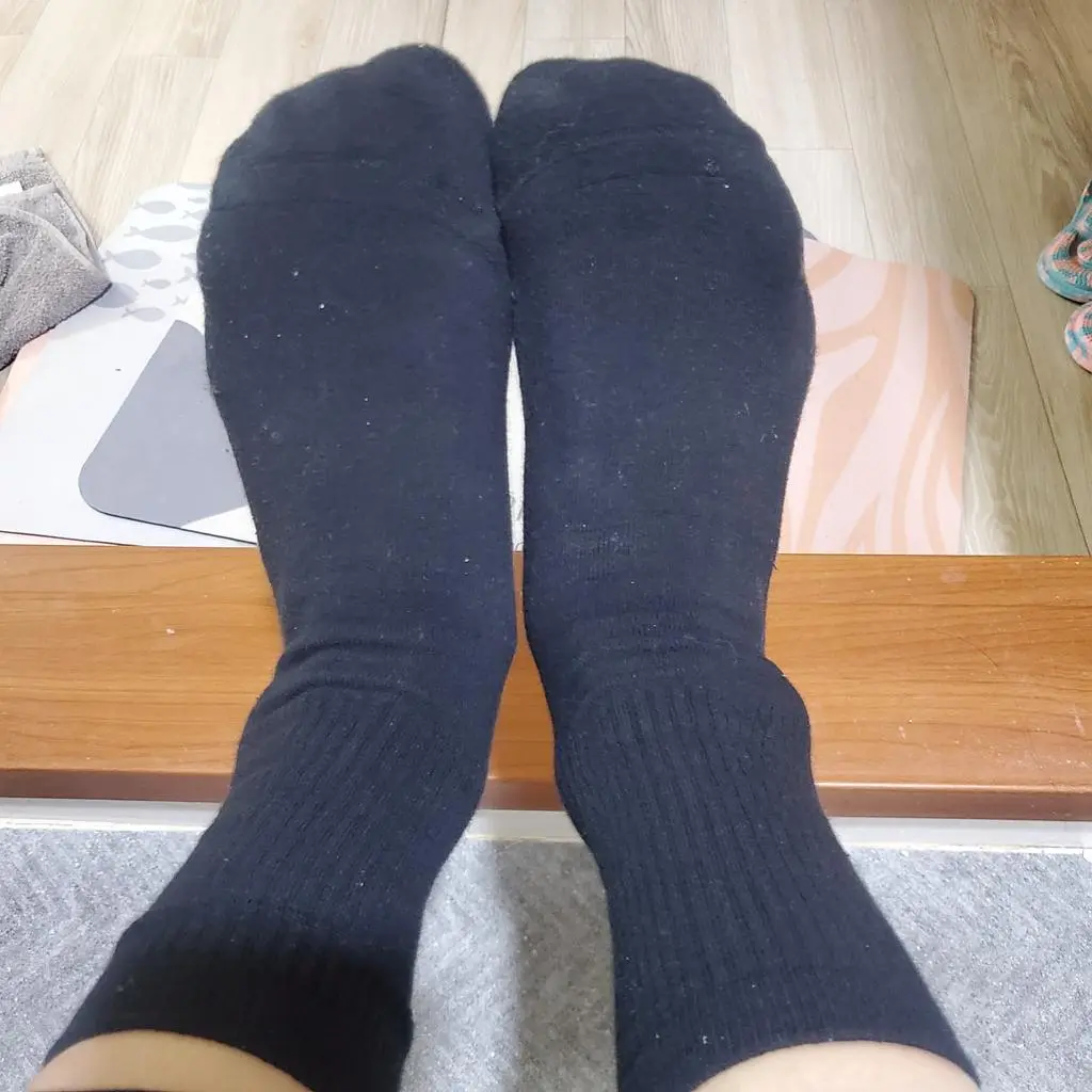 신발사이즈 250인데 양말사이즈가 적당히 맞아요.
