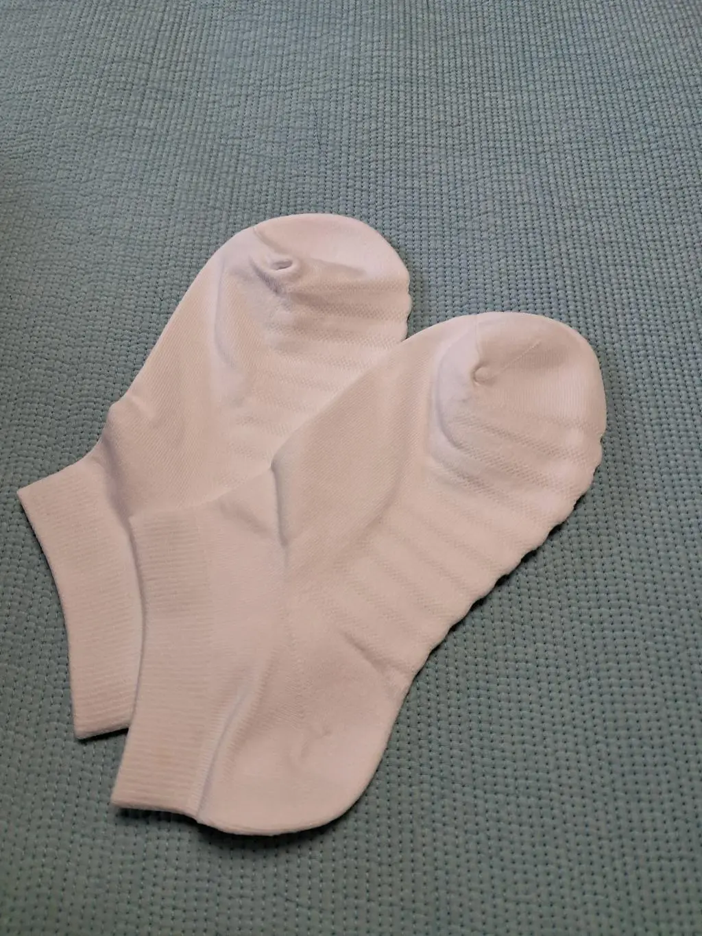 여름용 양말 구입해 놨어요. 쿠션과 통풍 모두를 잡았네요~