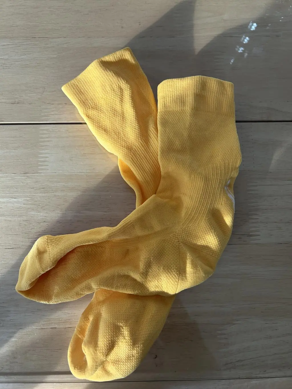 3개 구입하고 일주일 동안 하나씩 신으려고 이번에 3개 또 구입했습니다. 러닝할때 엄청