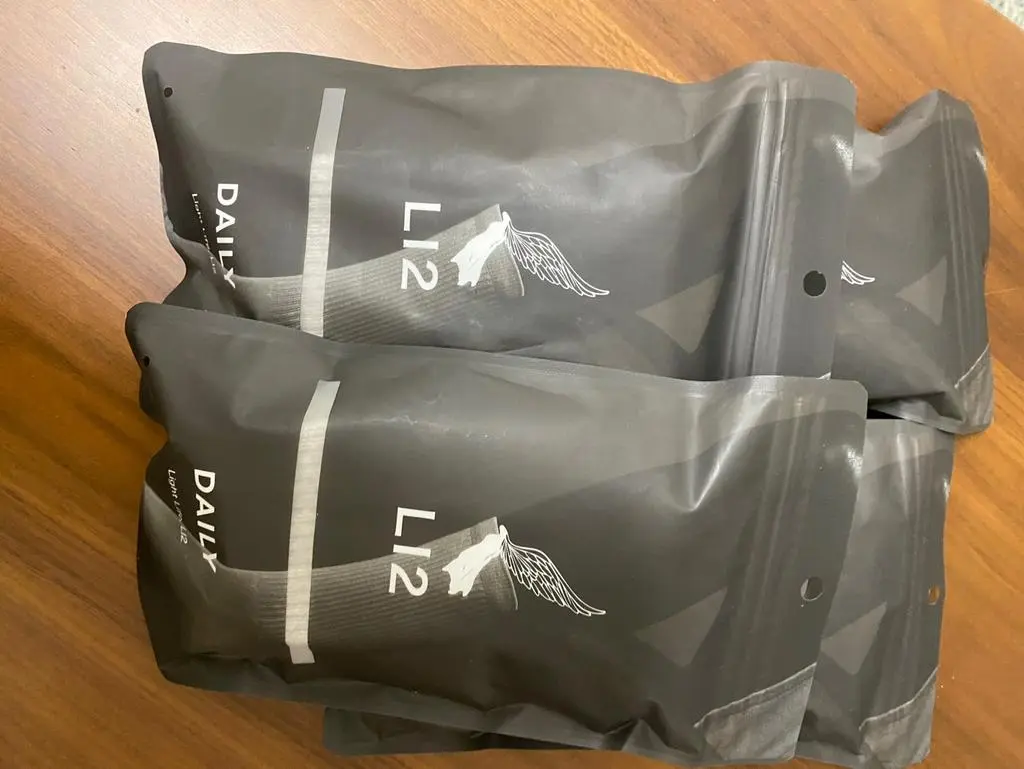 시골에 계신 고모에게 선물했어요. 농사짓는 고모에게 필요할 것 같아서요. 신어보시더