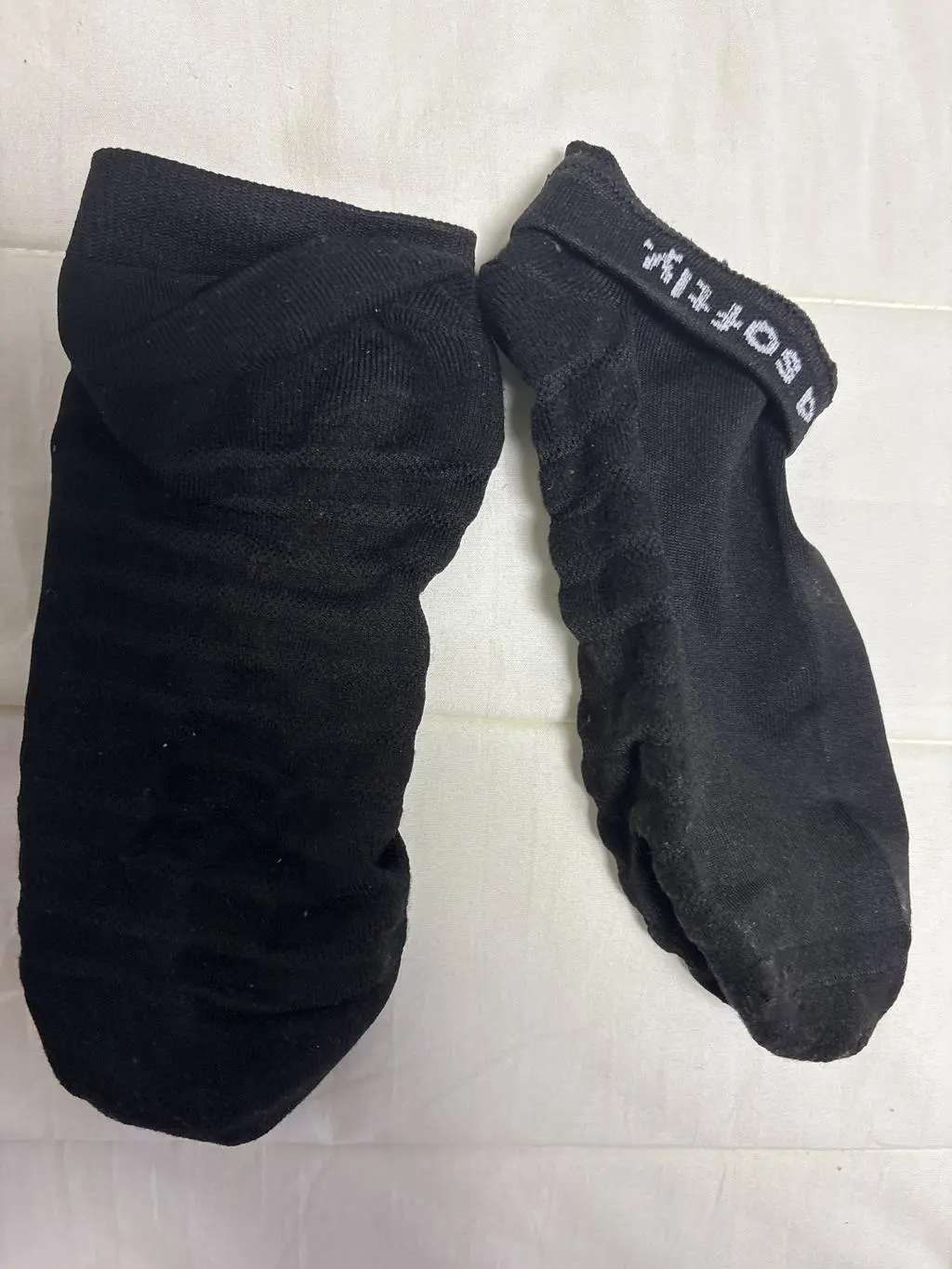 발을 확실히 잘 잡아주고 군더더기 없이 매끈하다 해야하나
