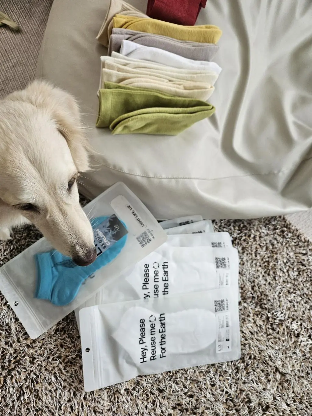 미끄럽지않고 발에촤~~악감기는게 아주괜찮아요