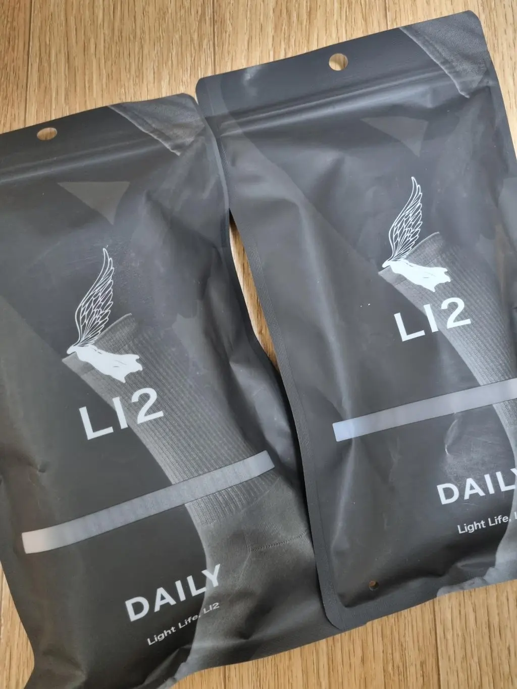 포장도 깔끔하고 양말이 쫀쫀해요 발목도 제법 깁니다