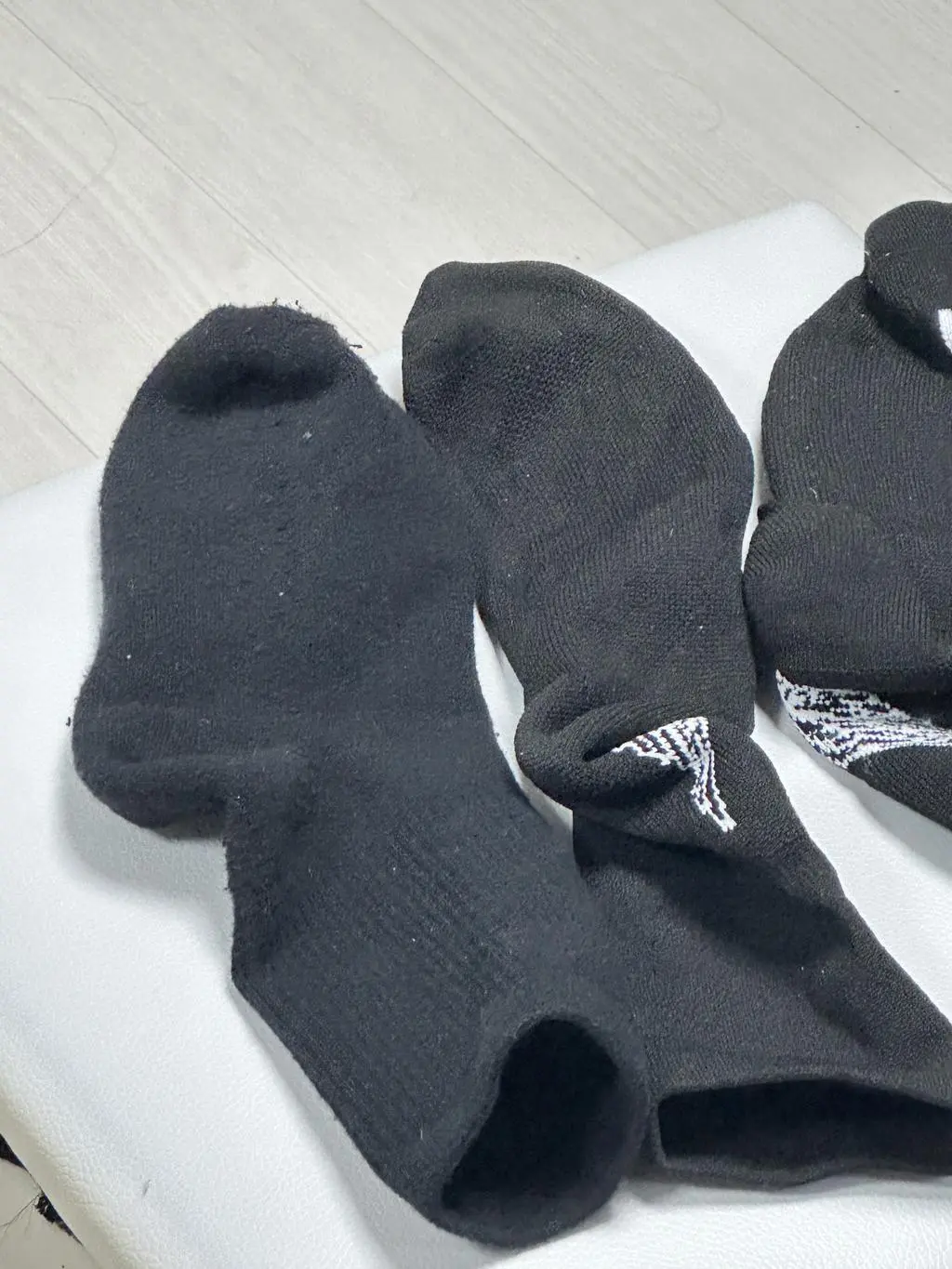 여름되면 신어보려고 삿어요 
