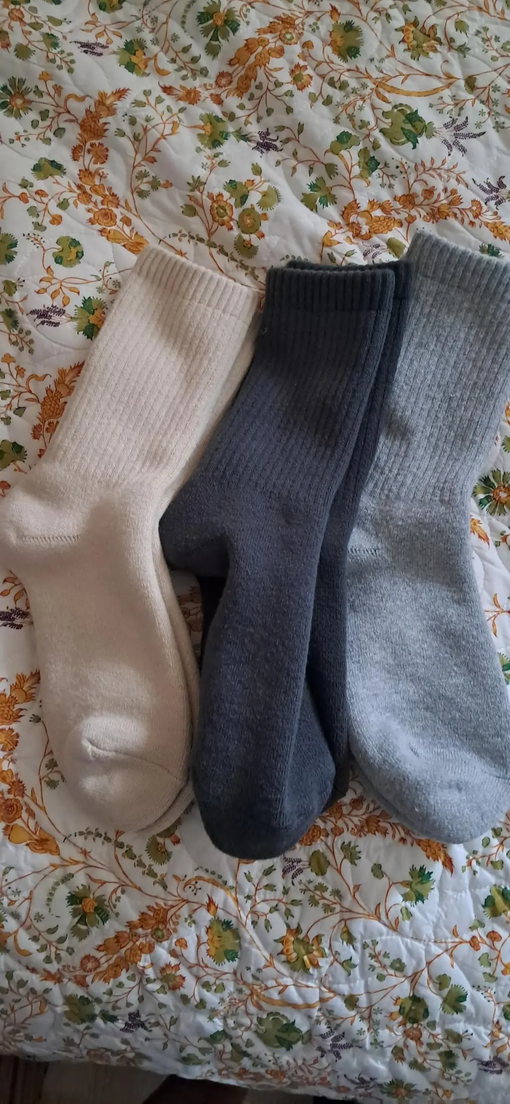 부드럽고 도톰하니 따스합니다.
