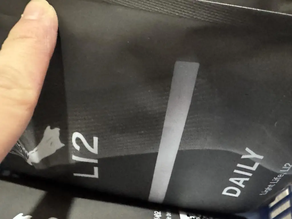 운동용으로 쓰기도 좋고 평소에 신기도 좋을거같아요 맘에듭니당ㅎㅎ 선물로도 주려구요