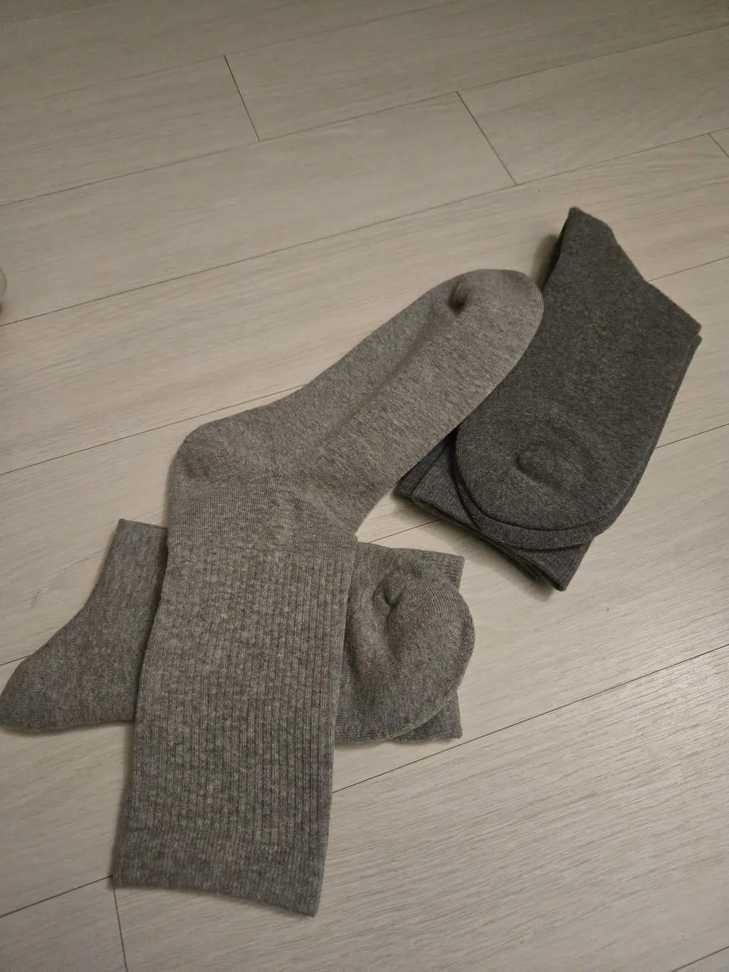 남편이 약간 평발이어서 많이 걸으면 피곤해해요
