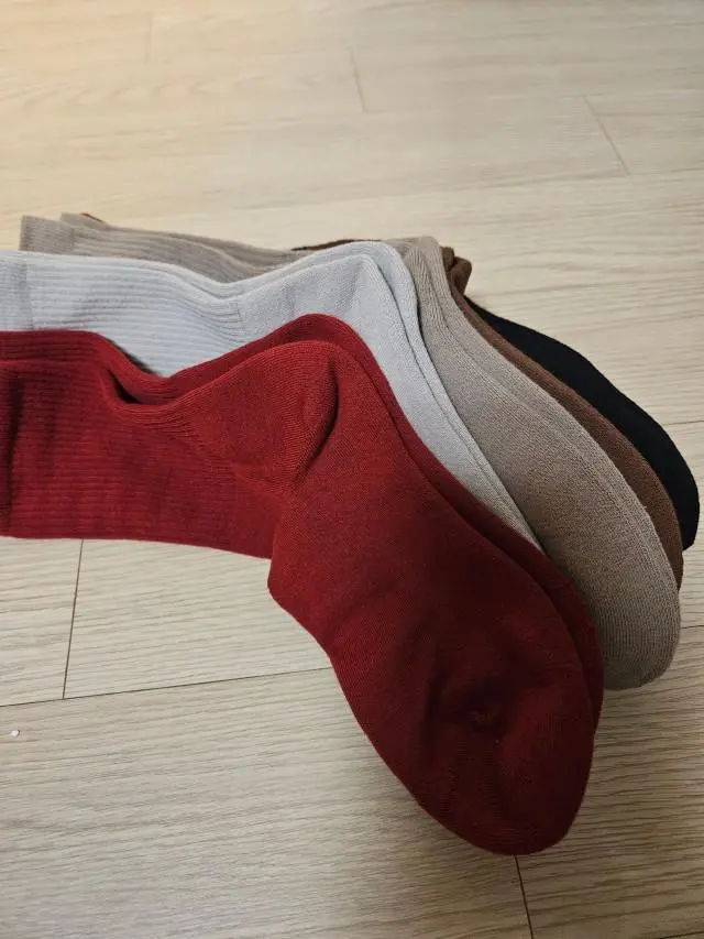 발바닥이.도톰하네요
