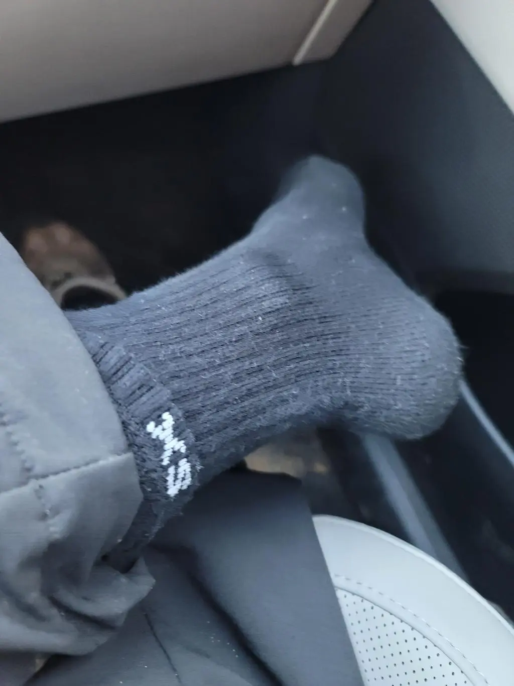 사이즈도 적당하고 포근하여 발이 편해서 재구매 의사 있습니다.