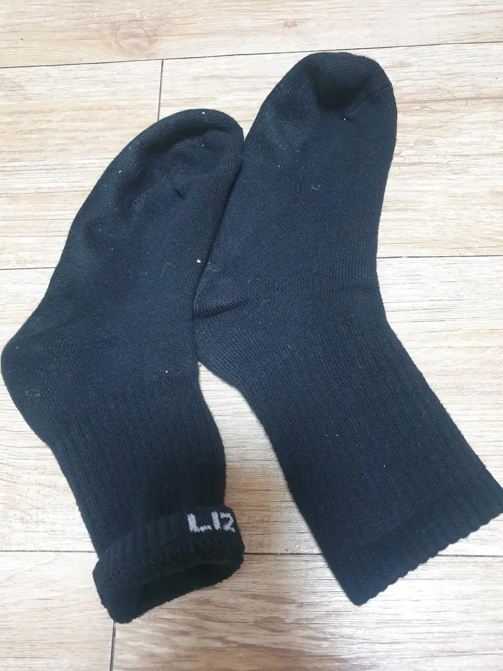 비싸다 싶어 망서리다...좋다니까 한번 써보자싶어 주문했는데, 두툼하면서 따뜻하고 편