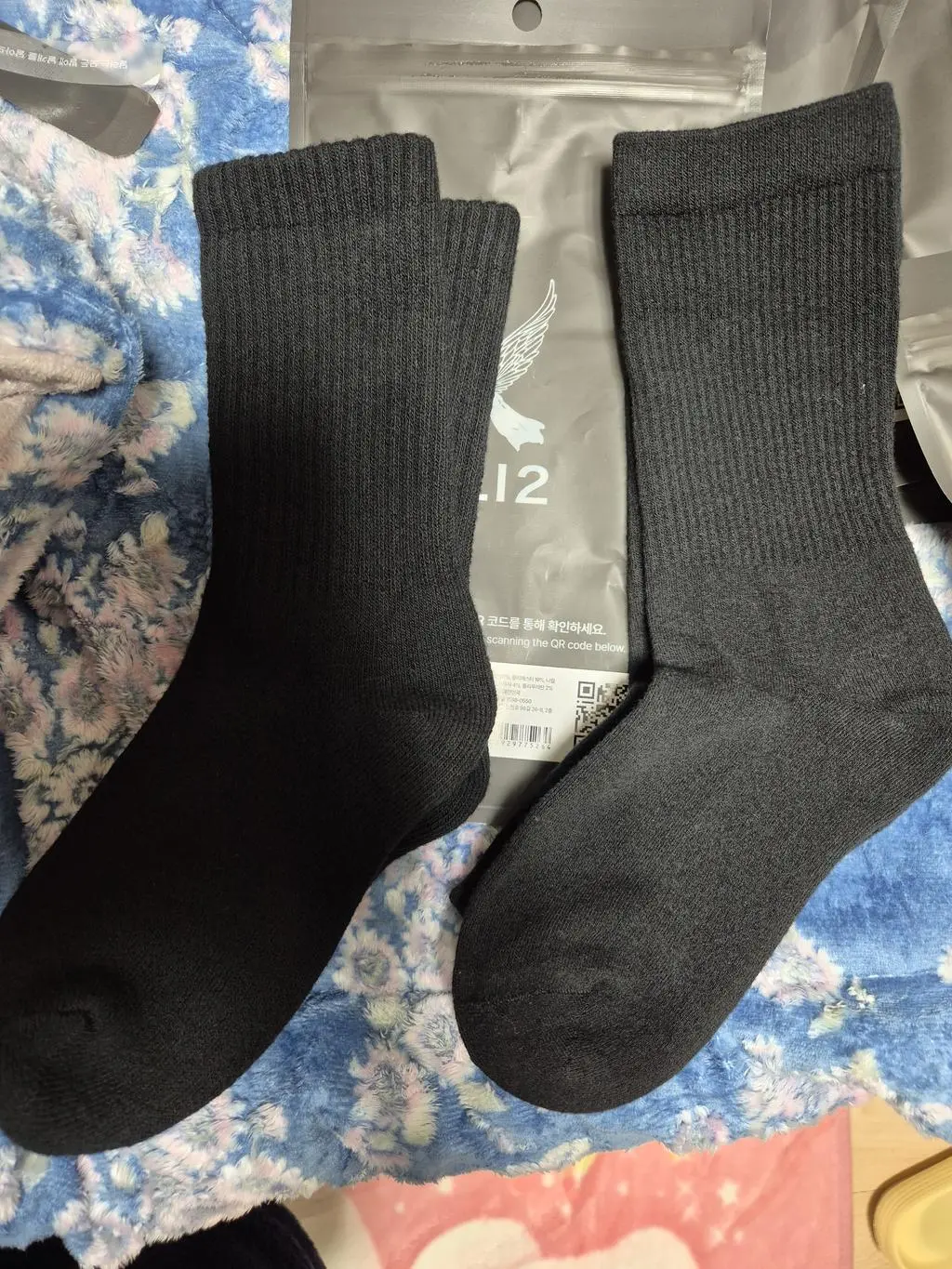 비싸서고민하다가주문했는데넘만족입니다^^톡톡하니싼양말과다르네요^^신어보고재구매하