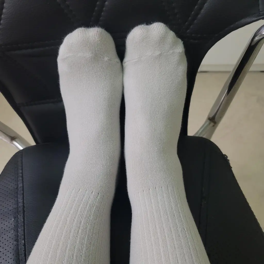 리뷰보고 구매했은데 구매 잘한거같아요 신축성이 좋아서 편해요