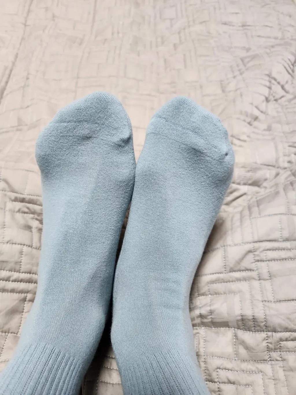 살다살다 54세에 이런 양말 처음 신어 보네요.
