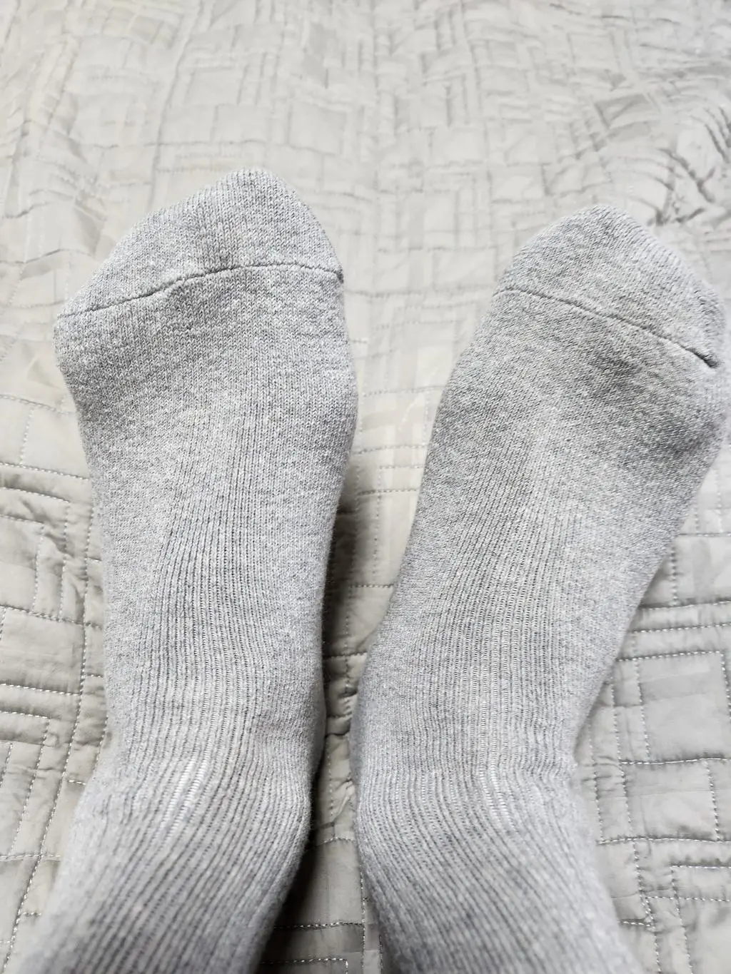 살다살다 54세에 이런 양말 처음 신어 보네요.
