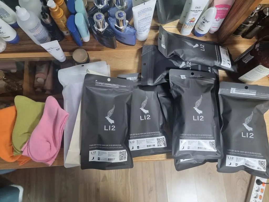 하루 7시간 정도 일어서서 많이 걷는 일을 하는데 
