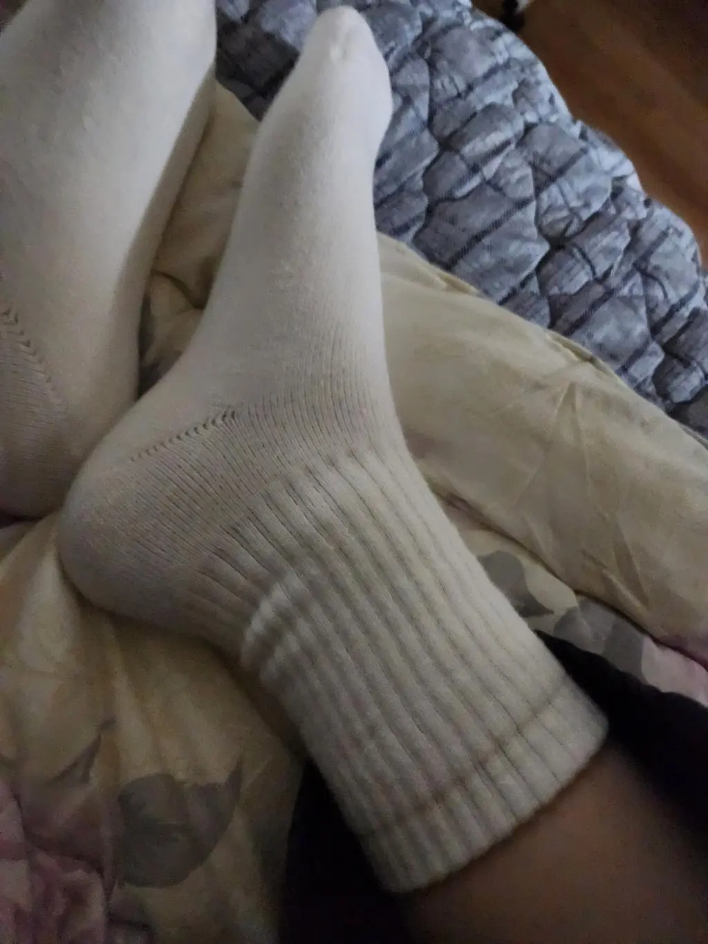 털이있어 부드럽고 데일리하게예뻐서 좋네요 :)
