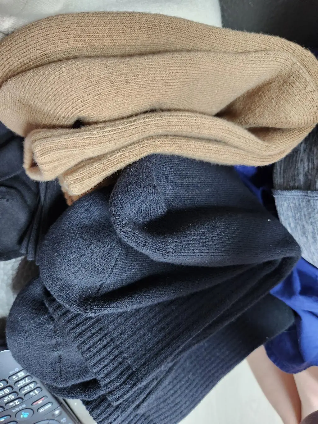 털이있어 부드럽고 데일리하게예뻐서 좋네요 :)
