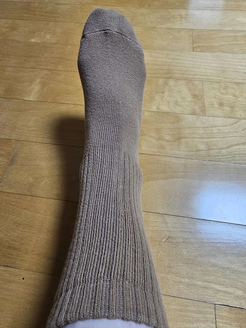 엄청 도톰하고 따뜻해요 전에 무ㅇㅇㅍ에서 구매한것과 매우 비슷한데 길이는 좀 짧아요