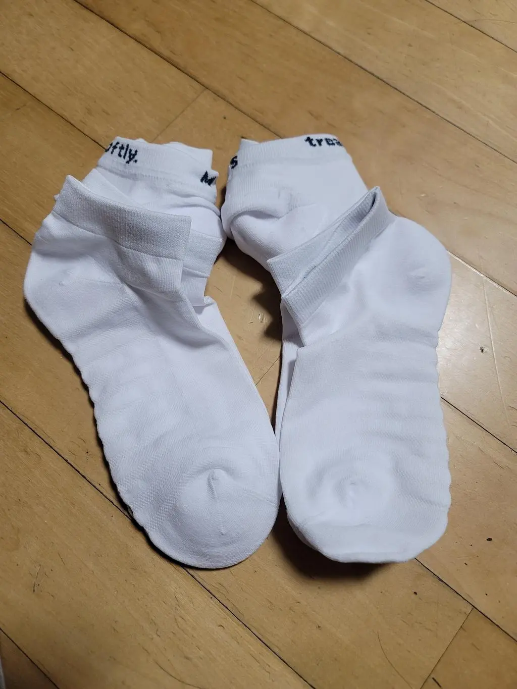 촉감이 너무 부드럽고 좋 습니다. 남편거랑 제거를 섞어서 샀는데 사이즈가 적혀있어요