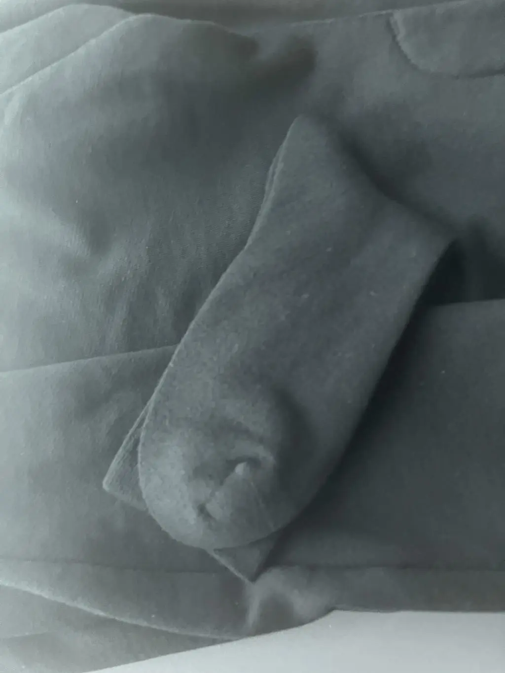 배송 엄청 빠르도 원단 짱짱해서 신기 좋을 것 같아요 오래오래 신고 싶네요