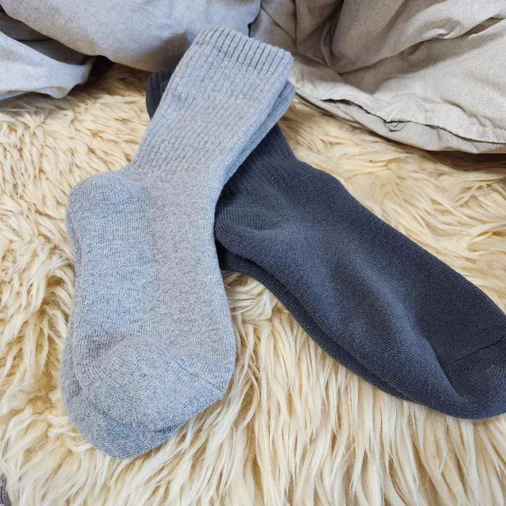 양말이 너~무 좋아요 발뒤꿈치가 시려서 케시미어 양말을 사야하나 고민중에 여기 양말