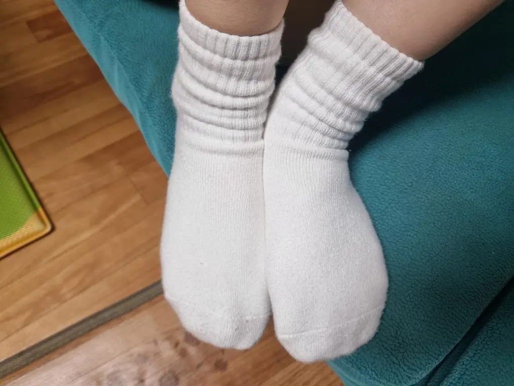 겨울만돠면 발이 꽁꽁 얼오붙은 것처럼 차가운 딸을 위해 구입했어요.
