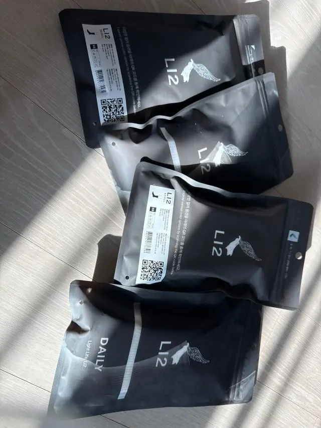 발이 편안한 양말이라해서 구매해봤는데 정말 그랬음 좋겠어요:)
