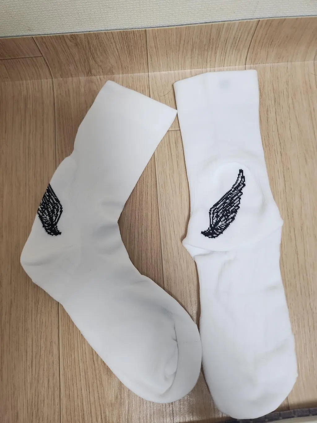 아직 달려보진 않았고 신어보기만 했는데 쫀쫀하게 잘 잡아주는 느낌이 들고 양말 바닥