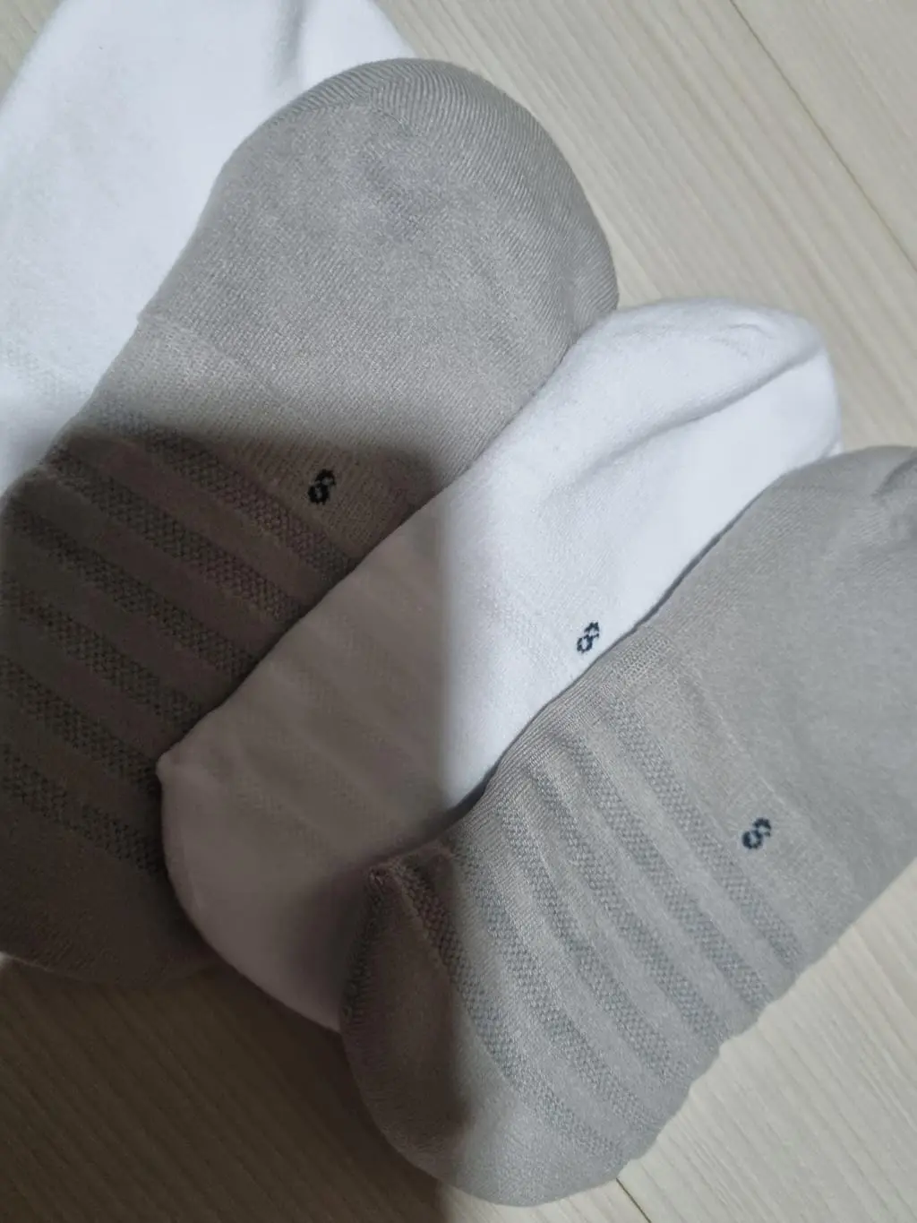 너무너무발이편하고 좋아서 양말을 L2로 다 바꾸는중입니다