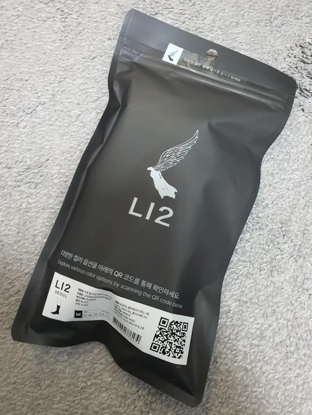 따뜻해요. 땀흡수도 잘되고 좋아요.
