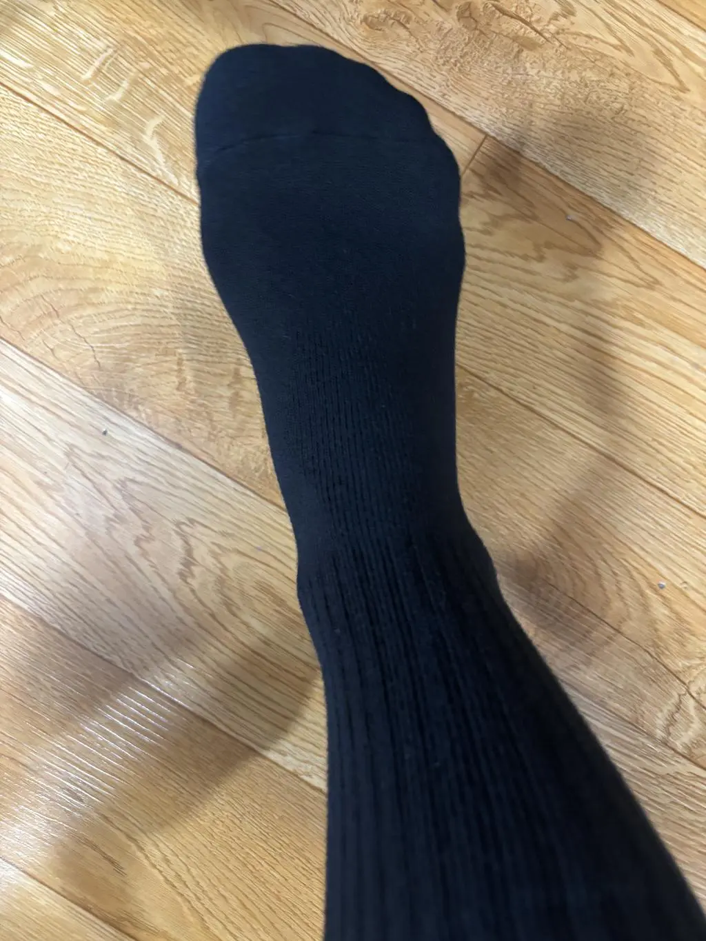 질이 진짜 좋아서 오래 신을 것 같아요 엄청 도톰하고 따뜻합니다 세탁기 한 번 돌렸는