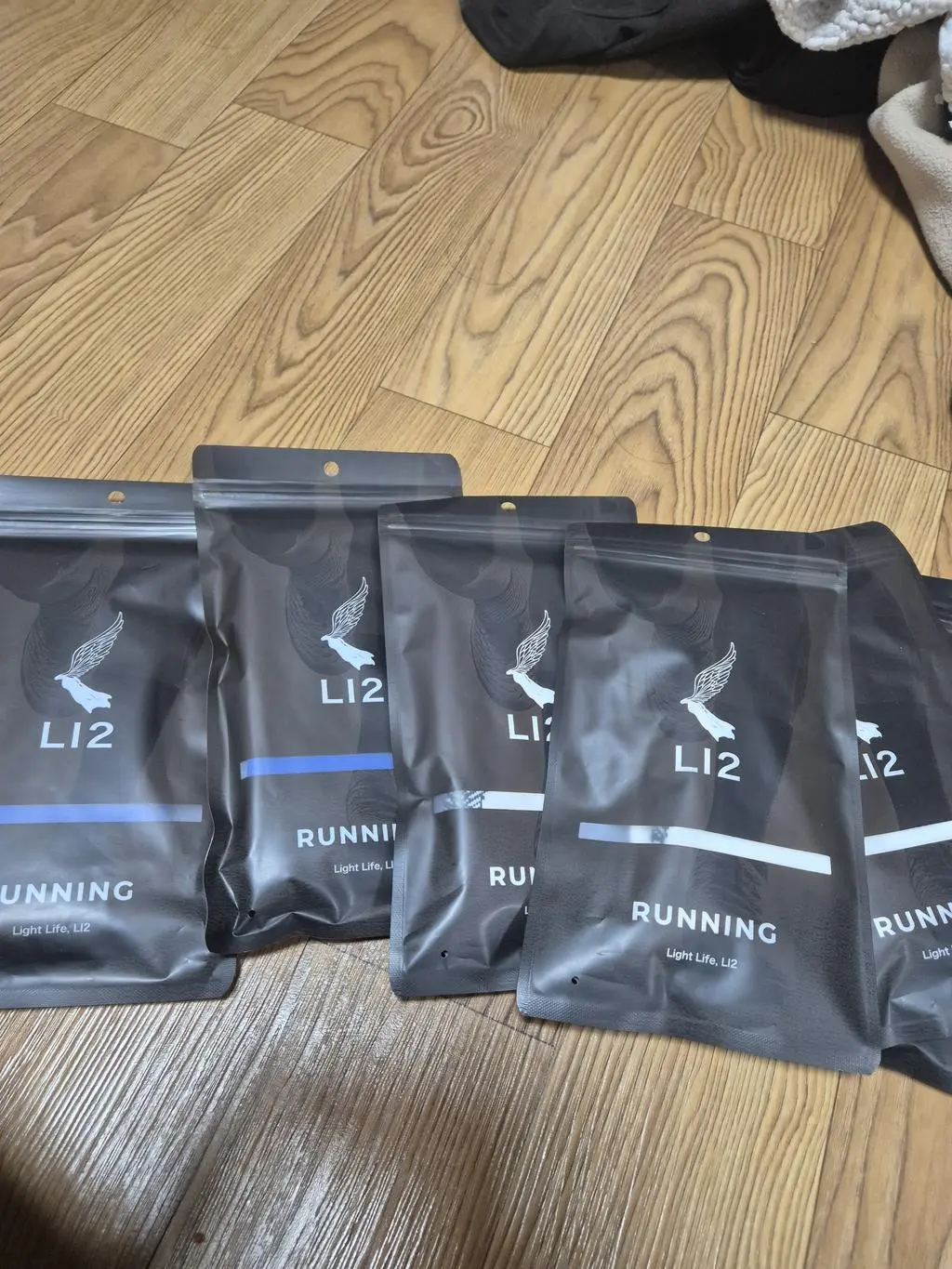 여자친구와 런닝하려고 샀어요!
