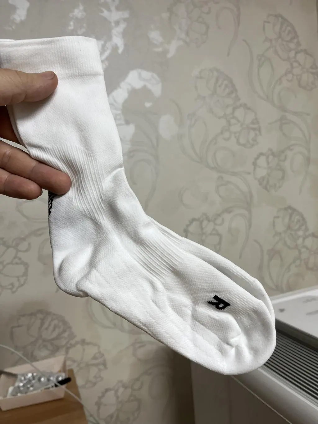 양말구입후 교통사고가 나서 3주만에 신어봤는데..
