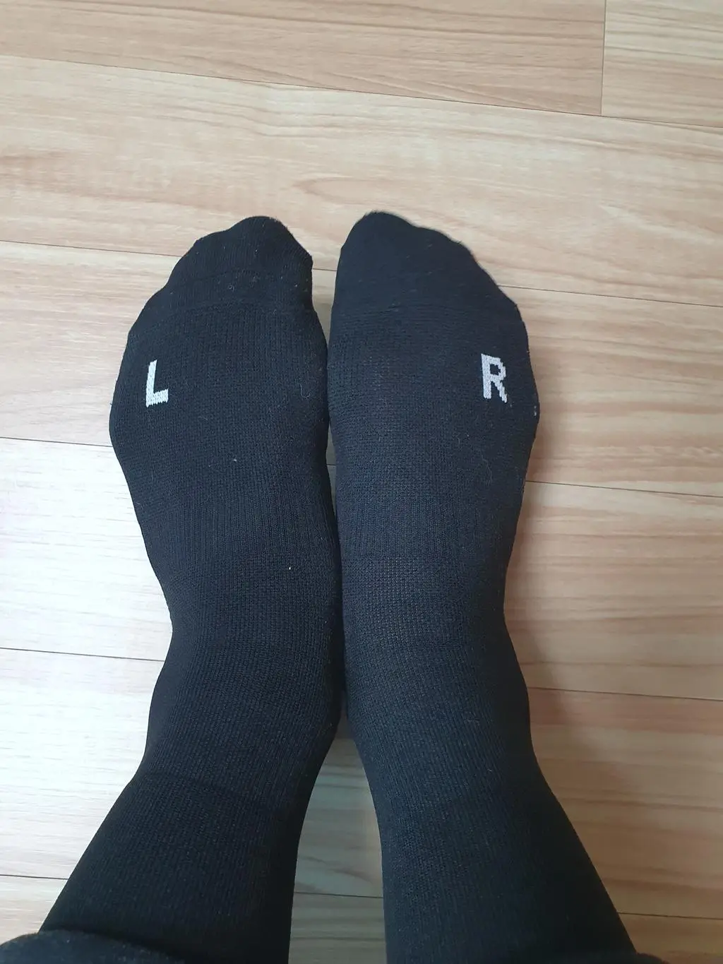 물집이 잘 생기는데 폭신하고 발목도 잡아줘서
