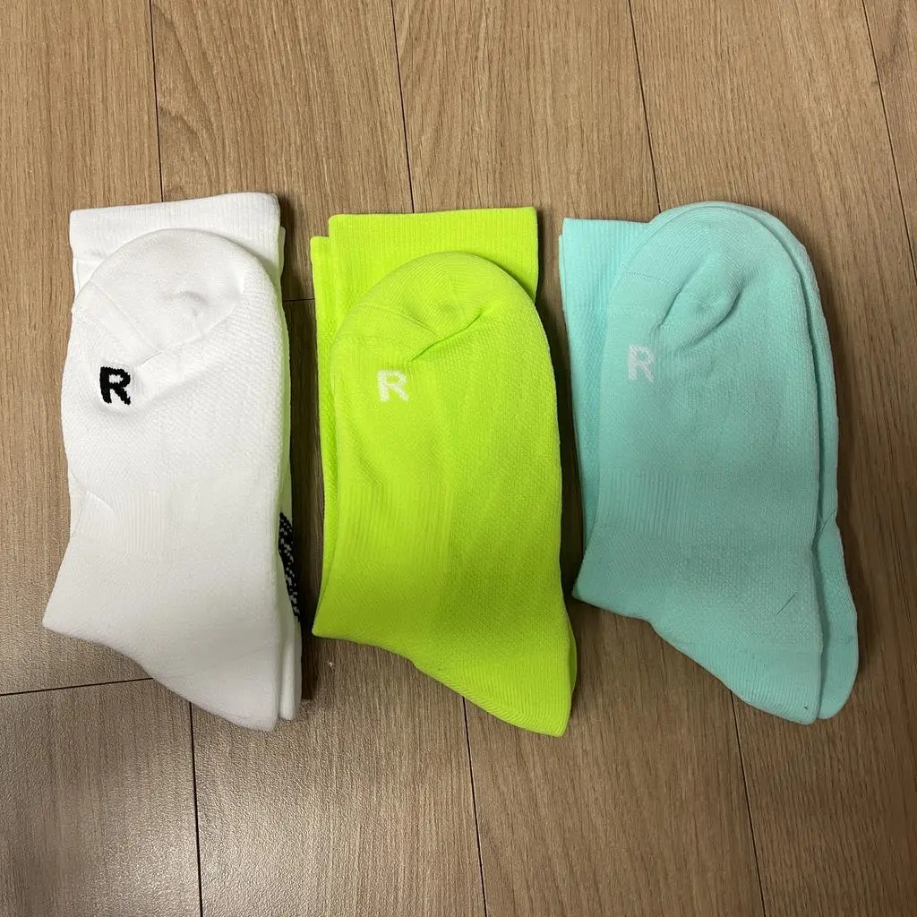 달릴 때 편해서 색상별로 또 구매했습니다. 
