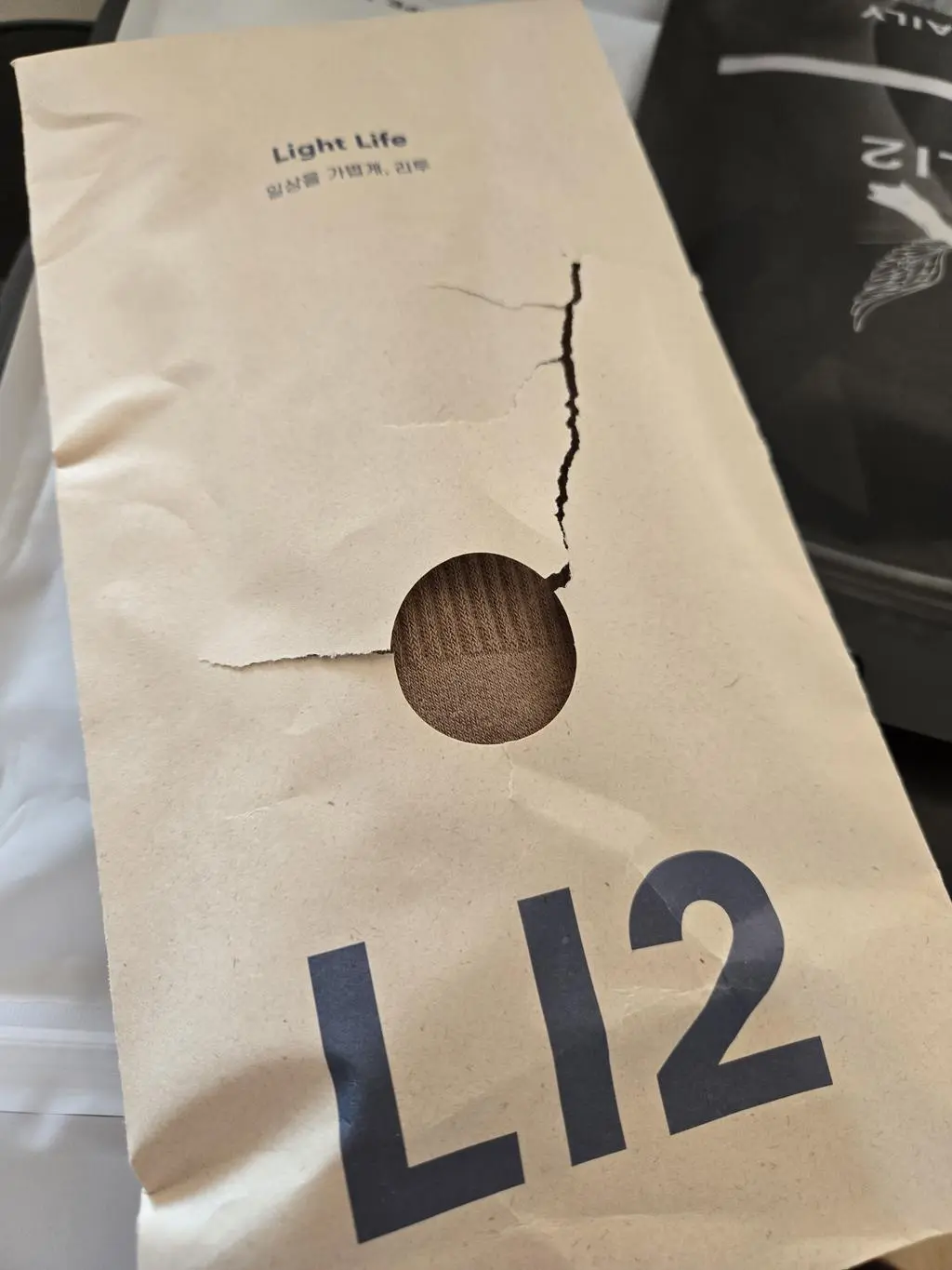 포장이 뜯겨져서 왔네요;;;;