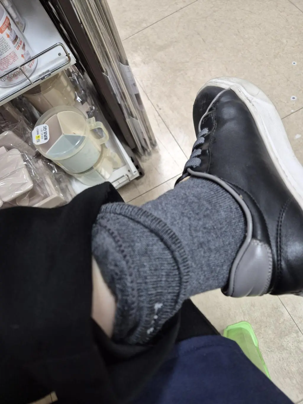 평소 발이차갑고 발도작아서 맘에들어도 맞는양말찾기가 쉽지않은데 우연히 광고보고 주