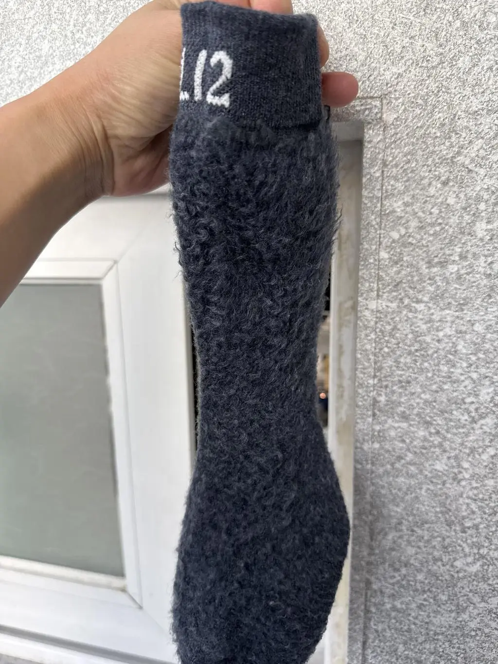 전 겨울만 되면 발이 갈라지고 완전 찬 편이거든요~ 그래서 겨울만 되면 리투양말 꼭 신