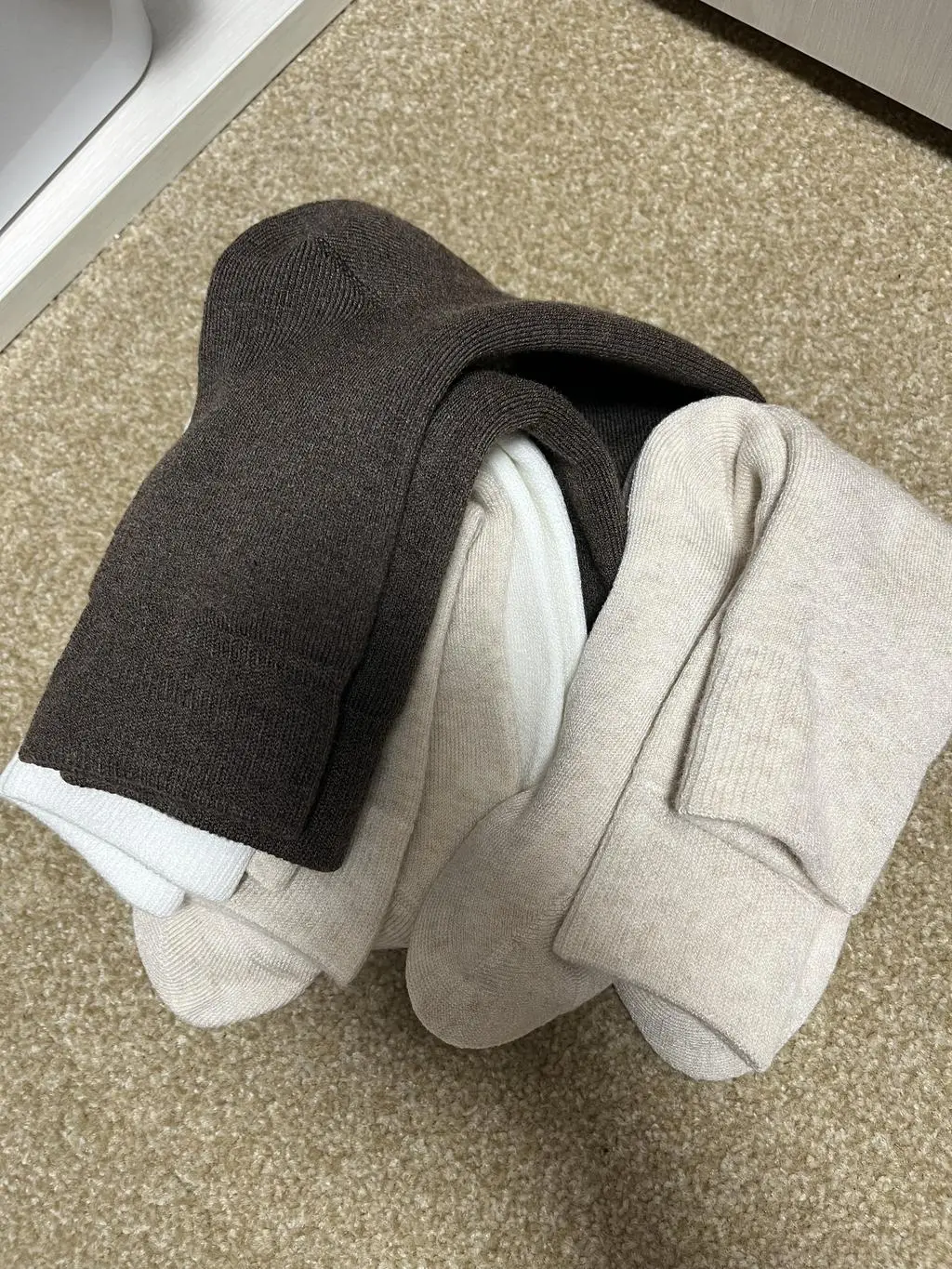 촉감이 부드럽고 솔기 마감도 좋아서 발이 편해요~ 기대 이상입니당~