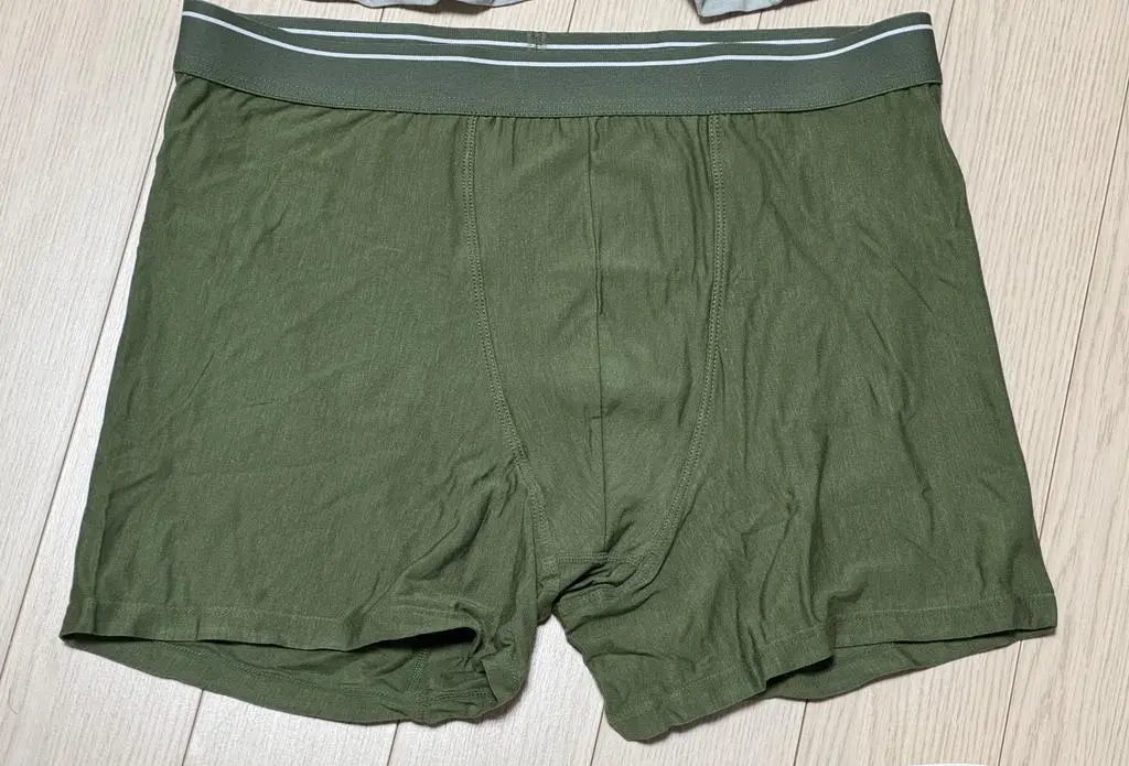 평소 착용하는 내의는 “100“ 또는 “L” 이라서
