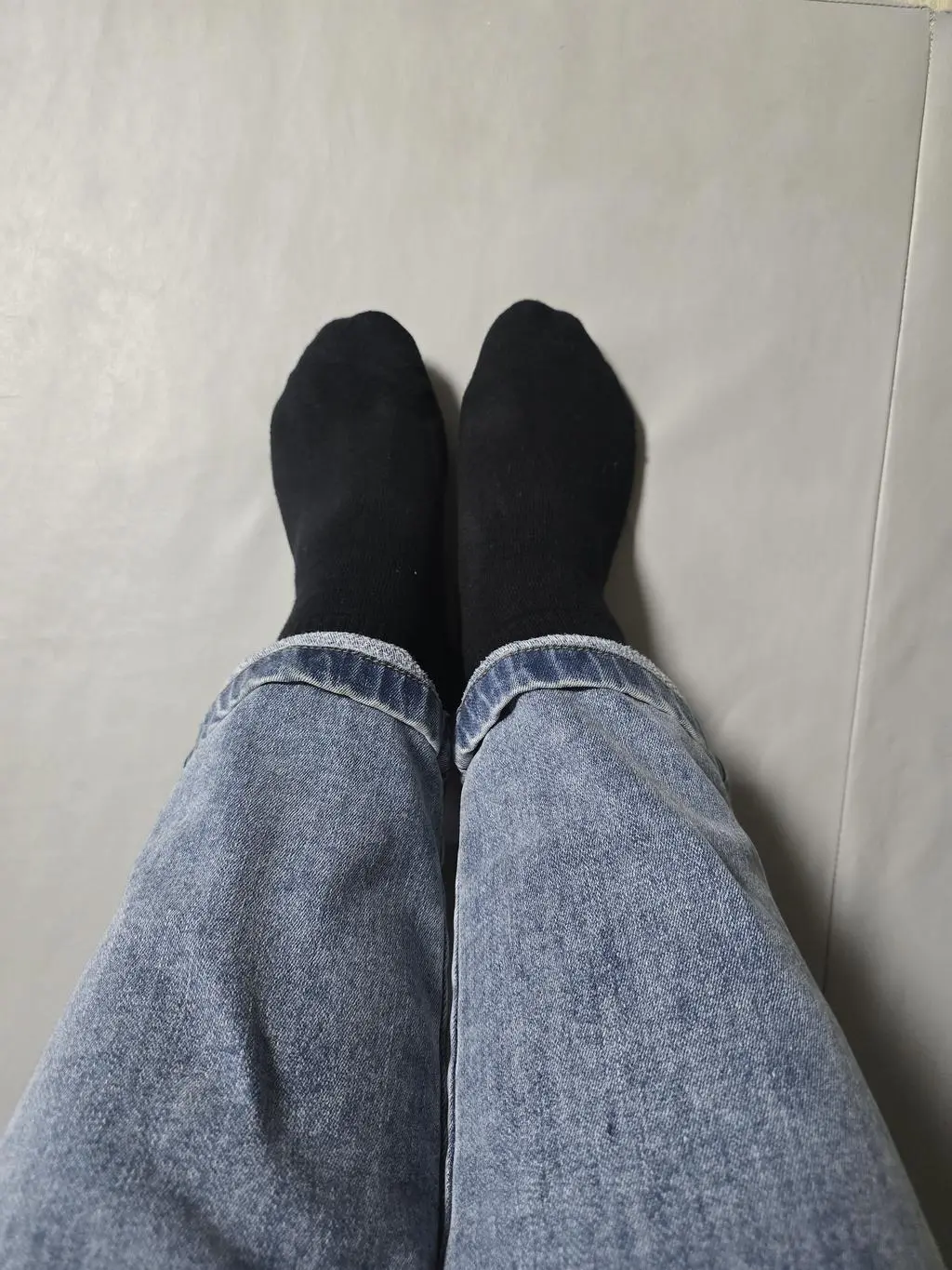 발이 작아서 양말이 돌아가고 불편한데요 블랙 윙 러닝 크루 삭스는 착감이 너무 좋구요