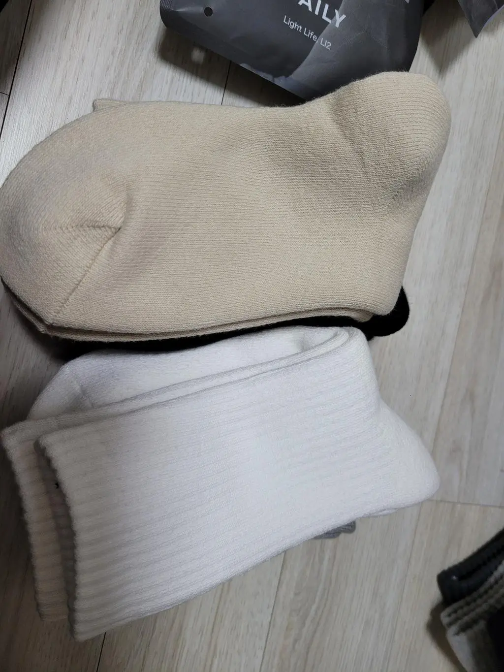 도톰하니 겨울에 잘신고 다닐 아이템인것같아용
