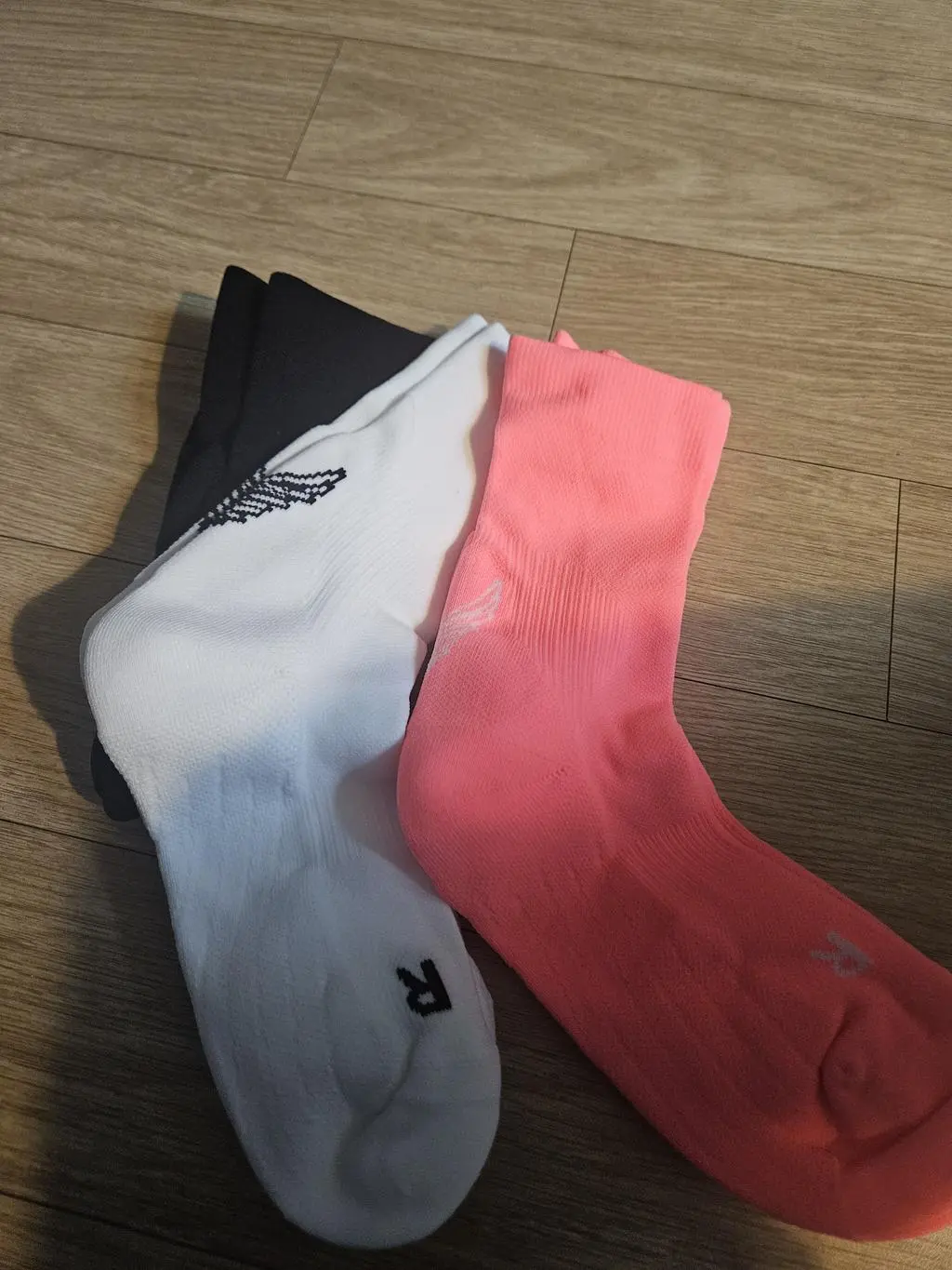 색깔도 이쁘고 발이 정말 편해요