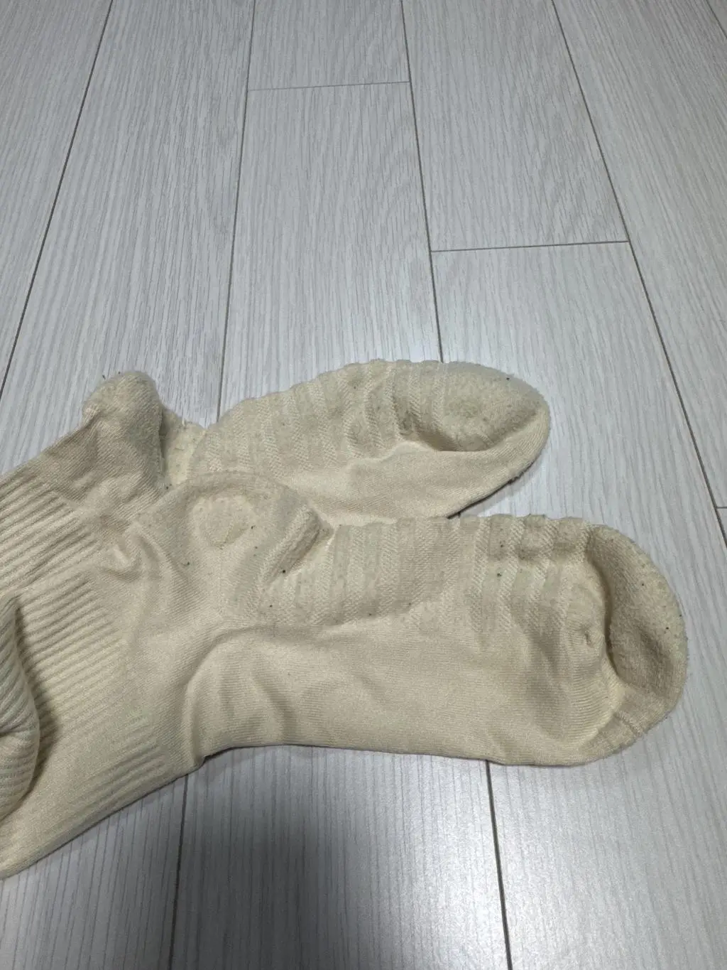 일단 블랙과 화이트 그리고 S사이즈는 지인에게 선물하고 사용해서 그 내용으로 구매평