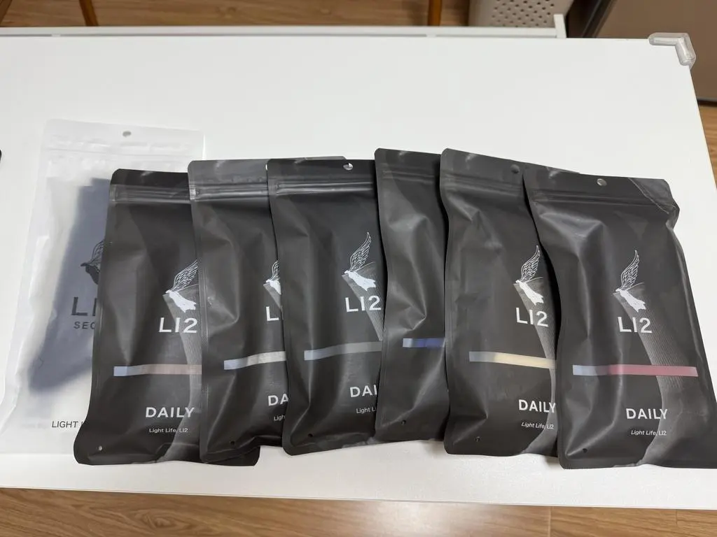 탄탄하게 잡아주는게 넘 좋네요👍🏻 두께감도 다른앙말보다는 있어서 좋네여