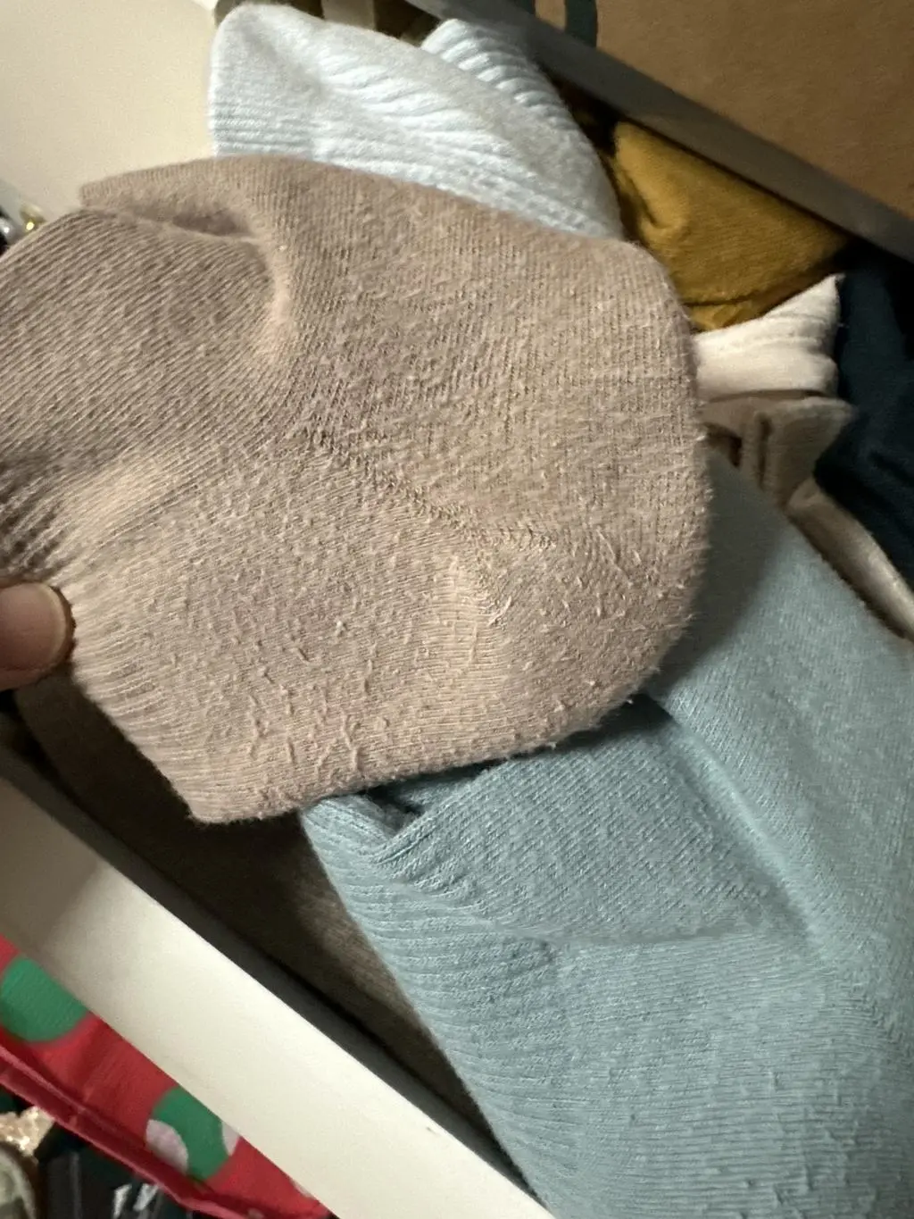 요즘 발바닥이 불편하던 차에 광고에 이끌려서 샀는데 좋은 선택이었어요. 