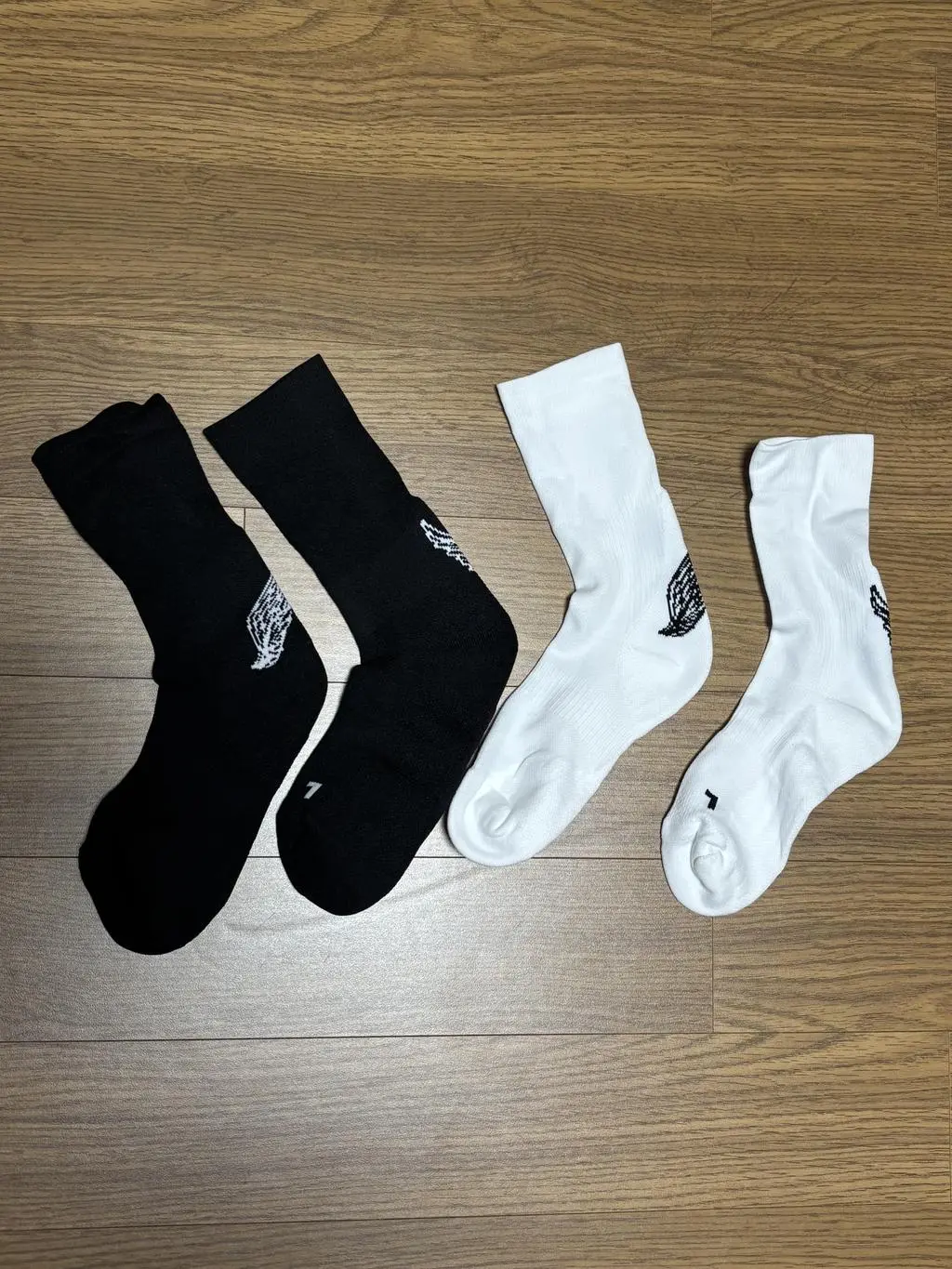 정말 신기하게도 격한 운동 후에 양말에 땀이 배출되는것이 확실히 확인됩니다. 어떻게