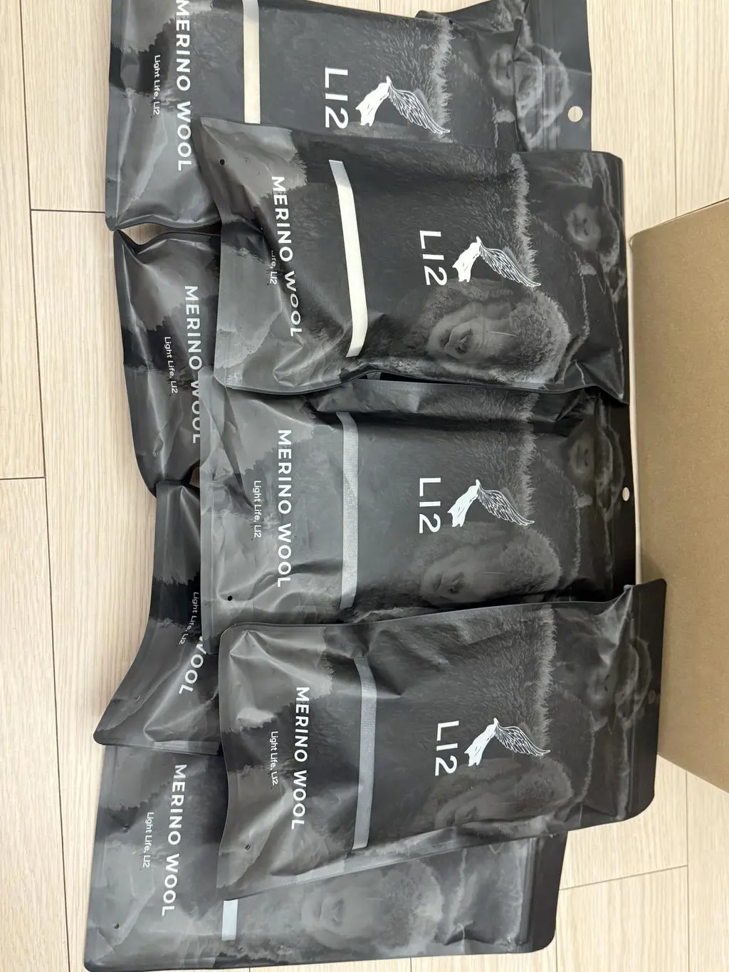 수족냉증이 워낙 심해서 매년 겨울마다 양말이 고민인데 우연히 알게된 리투 양말을 보