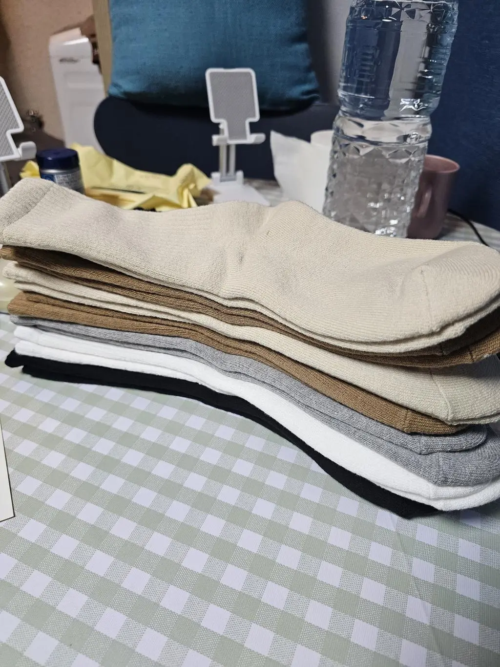 양말 진짜 따뜻하고 이 가격에 이마이 많이 주시다니...ㅎㅎㅎ
