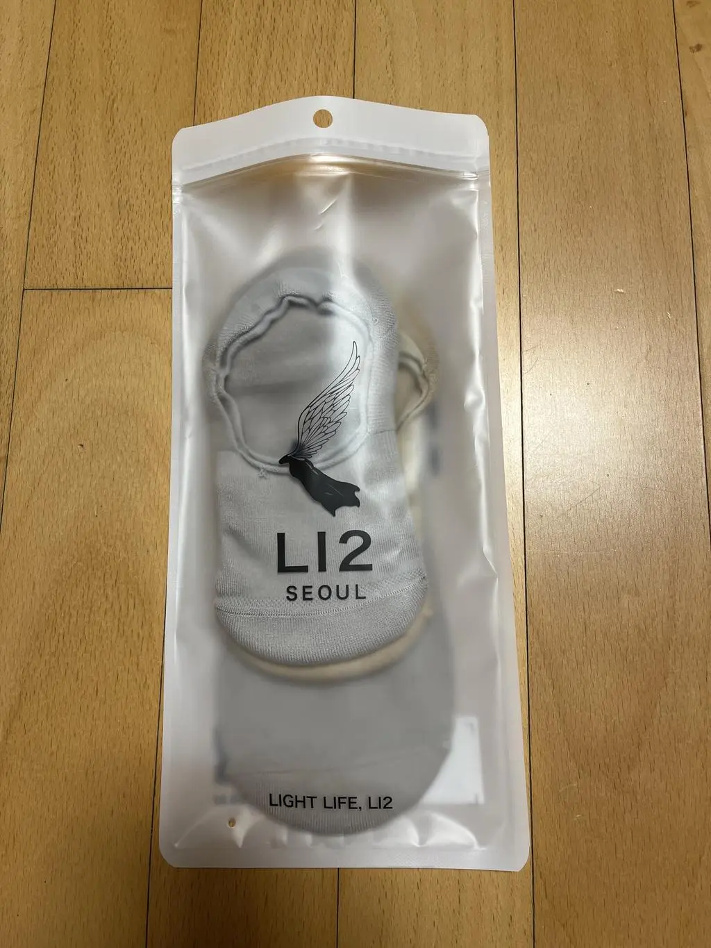 보통 여성용사이즈가 작게나와 발가락이 조이는 경우가 있는데 이 양말 너무 사이즈도 